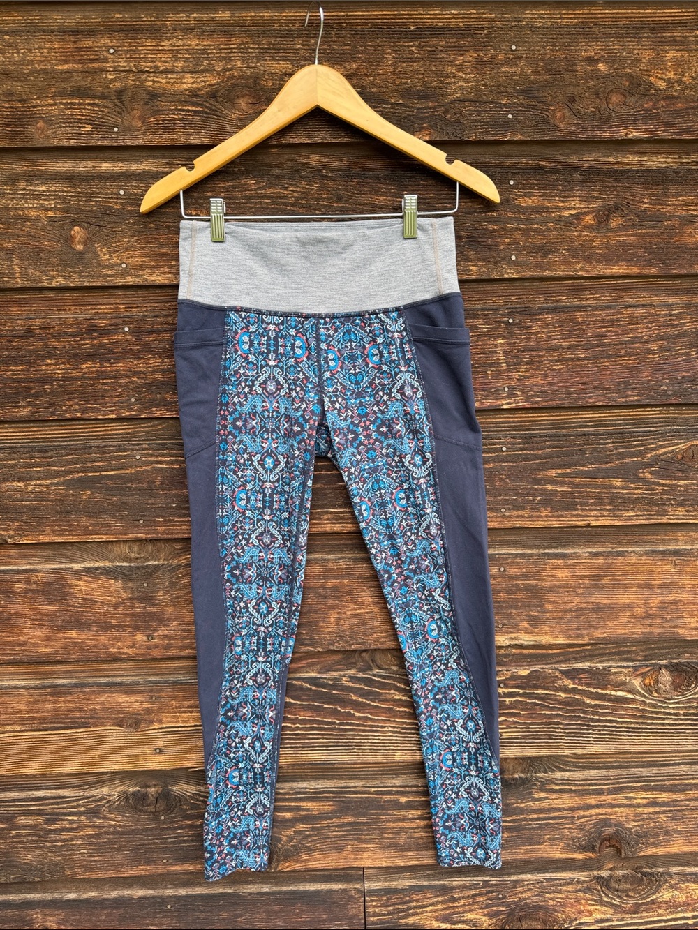 Athleta Tapestry Color Block Grey & Blue Women’s Medium Leggings